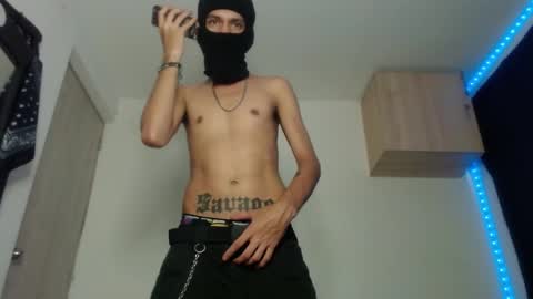 Snapshot of samuel_suarez chatting on March 8, 9:18 pm online show from March 8, 9:18 pm