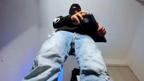   online show from November 14, 5:54 am