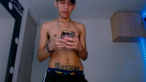 Snapshot of samuel_suarez chatting on December 20, 2:19 am online show from December 20, 2:19 am