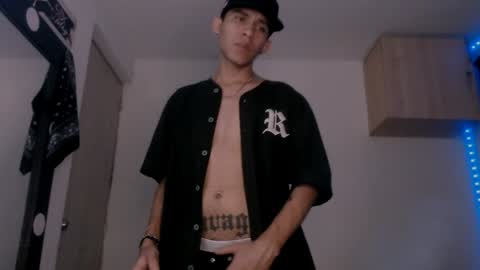 Snapshot of samuel_suarez chatting on January 26, 12:16 am online show from January 26, 12:16 am