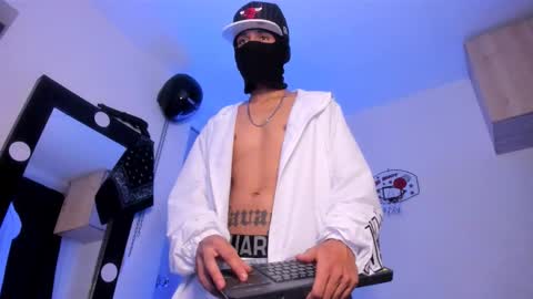   online show from February 3, 6:40 am