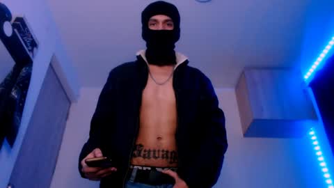 Snapshot of samuel_suarez chatting on February 7, 8:01 am online show from February 7, 8:01 am