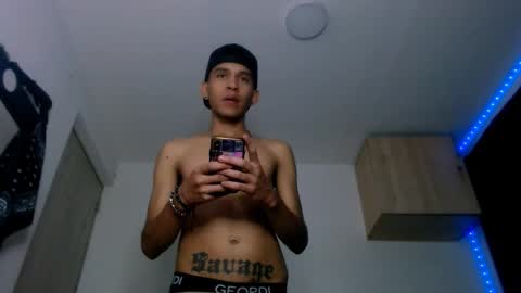 Snapshot of samuel_suarez chatting on March 3, 8:12 am online show from March 3, 8:12 am
