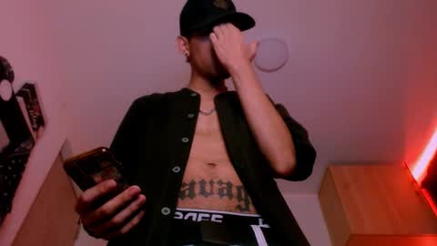 Snapshot of samuel_suarez chatting on February 10, 10:09 am online show from February 10, 10:09 am