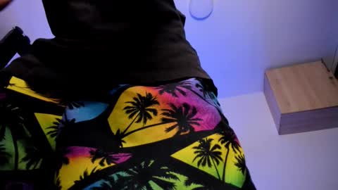 Snapshot of samuel_suarez chatting on September 26, 6:22 am online show from September 26, 6:22 am