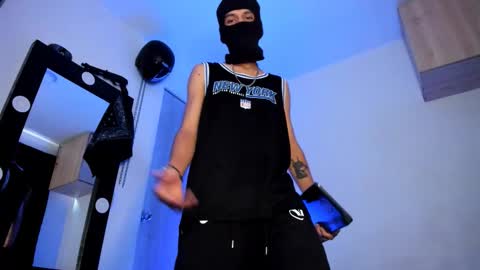   online show from December 22, 7:11 pm