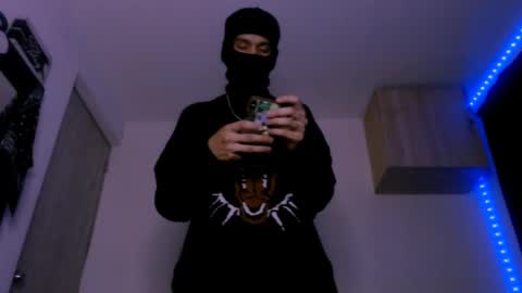Snapshot of samuel_suarez chatting on February 22, 4:07 am online show from February 22, 4:07 am