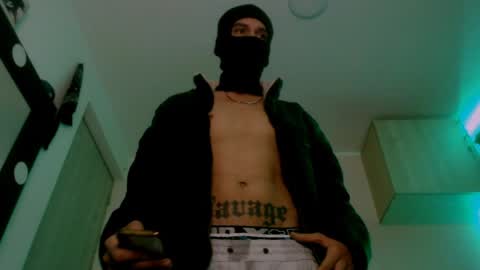 Snapshot of samuel_suarez chatting on January 9, 2:01 am online show from January 9, 2:01 am