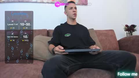 Snapshot of samuel_up chatting on March 9, 4:27 am Samuel online show from March 9, 4:27 am