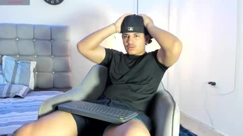 samxx_muscle online show from October 15, 1:52 pm