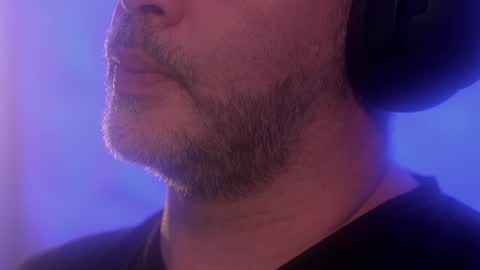 Sanders online show from November 7, 1:20 am