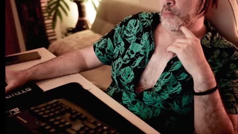 Snapshot of sanders_white chatting on January 27, 2:31 am Sanders online show from January 27, 2:31 am