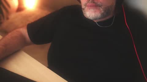 Snapshot of sanders_white chatting on March 8, 4:41 am Sanders online show from March 8, 4:41 am