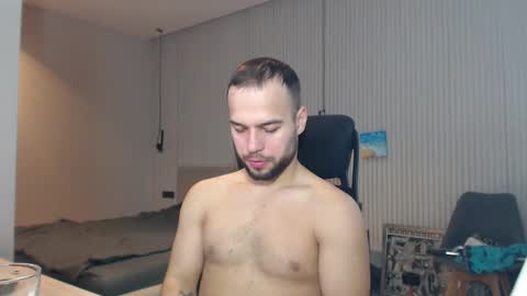 Snapshot of sandro_best chatting on February 26, 9:32 am DeAlex online show from February 26, 9:32 am