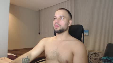Snapshot of sandro_best chatting on January 5, 11:04 am DeAlex online show from January 5, 11:04 am