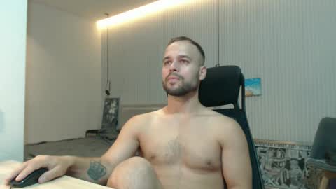 Snapshot of sandro_best chatting on September 24, 12:14 pm DeAlex online show from September 24, 12:14 pm