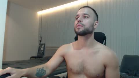 Snapshot of sandro_best chatting on September 28, 2:48 pm DeAlex online show from September 28, 2:48 pm