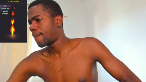 Snapshot of santi_brown1 chatting on January 29, 8:56 pm Santibrown online show from January 29, 8:56 pm