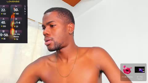 Snapshot of santi_brown1 chatting on February 24, 7:52 pm Santibrown online show from February 24, 7:52 pm