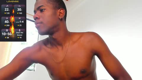 Snapshot of santi_brown1 chatting on January 16, 7:41 pm Santibrown online show from January 16, 7:41 pm