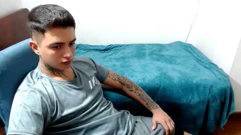 Snapshot of santi_ss chatting on September 8, 6:29 pm santi_ss online show from September 8, 6:29 pm