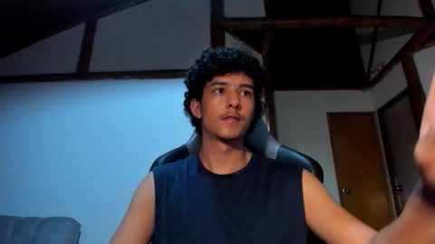 santi_twink19 online show from February 28, 5:50 am