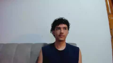 santi_twink19 online show from June 18, 10:53 am