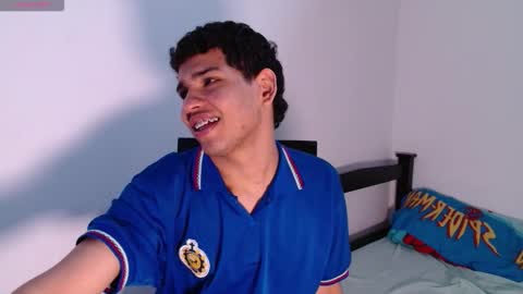 santi online show from February 21, 6:42 pm