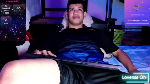 santi online show from April 25, 7:55 pm