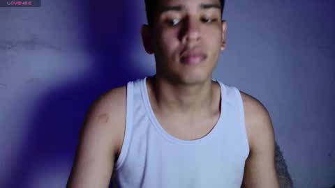 santi online show from June 10, 10:32 pm