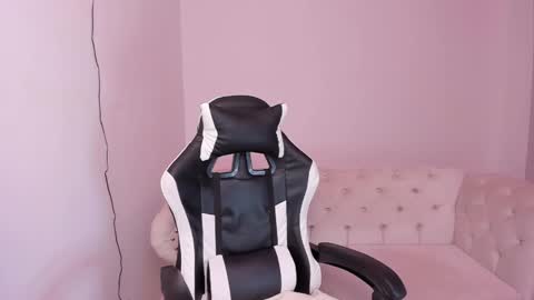 Snapshot of santiago_huntt chatting on March 6, 8:48 pm santiago_huntt online show from March 6, 8:48 pm
