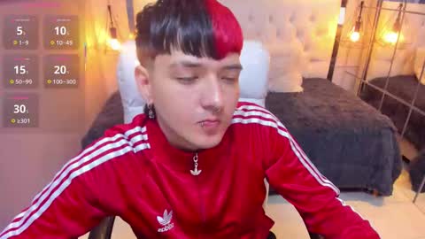 SANTIAGO  online show from March 27, 11:05 pm