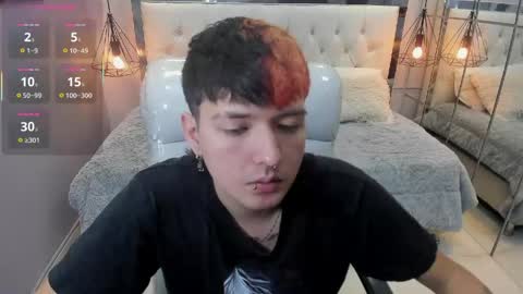 SANTIAGO  online show from April 25, 10:40 pm