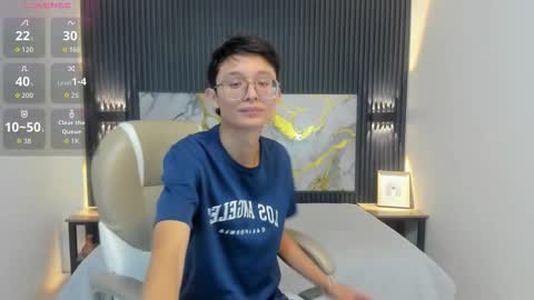 Snapshot of santiago_russo18 chatting on October 8, 1:04 pm santiago_russo18 online show from October 8, 1:04 pm