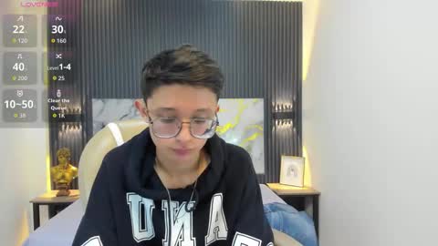 Snapshot of santiago_russo18 chatting on September 22, 1:43 pm santiago_russo18 online show from September 22, 1:43 pm