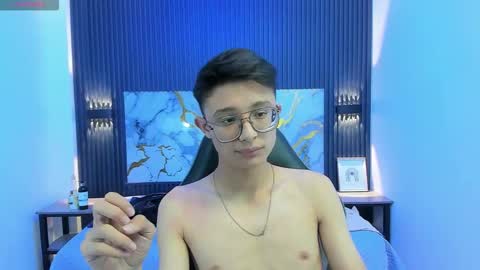 santiago_russo18 online show from February 7, 7:41 pm