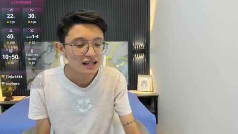 Snapshot of santiago_russo18 chatting on September 30, 12:53 pm santiago_russo18 online show from September 30, 12:53 pm