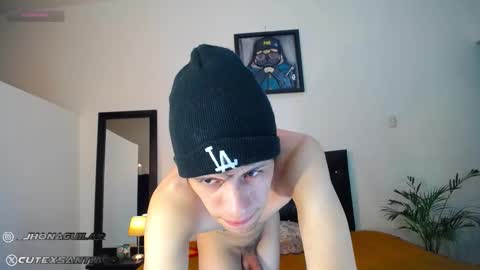 Snapshot of santiagocutex chatting on October 9, 10:09 am SANTAGO online show from October 9, 10:09 am