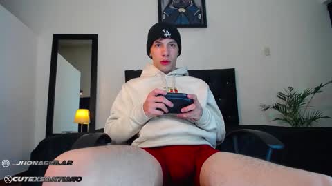 Snapshot of santiagocutex chatting on October 12, 11:37 am SANTAGO online show from October 12, 11:37 am