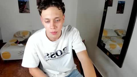 Julius Novachrono  online show from February 4, 7:03 am