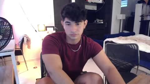 santii_jr online show from April 15, 8:31 pm