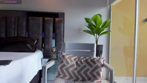 Snapshot of santin_seans chatting on October 15, 12:13 pm Santiago Seans online show from October 15, 12:13 pm