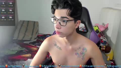 Snapshot of santy7u7 chatting on March 5, 1:06 pm Mr. Santiago online show from March 5, 1:06 pm