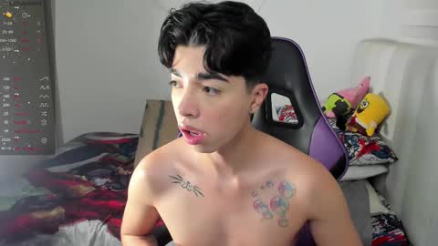 Snapshot of santy7u7 chatting on February 19, 12:55 pm Mr. Santiago online show from February 19, 12:55 pm