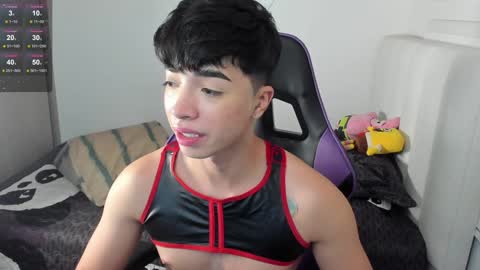 Snapshot of santy7u7 chatting on December 4, 12:58 pm Mr. Santiago online show from December 4, 12:58 pm