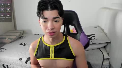 Snapshot of santy7u7 chatting on February 9, 1:25 pm Mr. Santiago online show from February 9, 1:25 pm