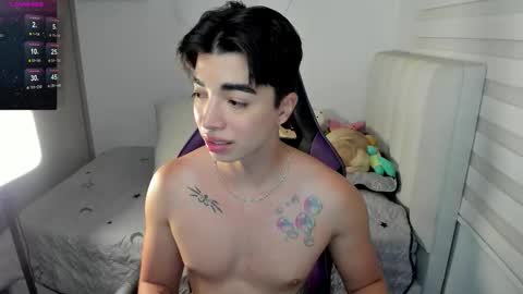 Mr. Santiago online show from November 8, 1:47 pm