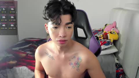 Snapshot of santy7u7 chatting on February 15, 1:27 pm Mr. Santiago online show from February 15, 1:27 pm