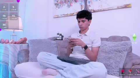 Santiago Carrington online show from April 22, 2:44 pm