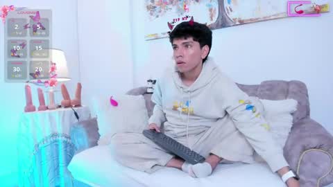 Santiago Carrington online show from April 23, 2:41 pm